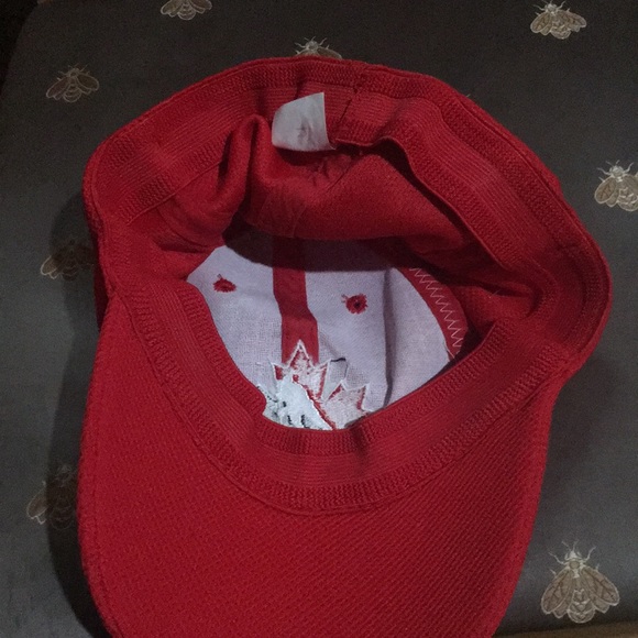 Team Canada hat - Picture 3 of 3